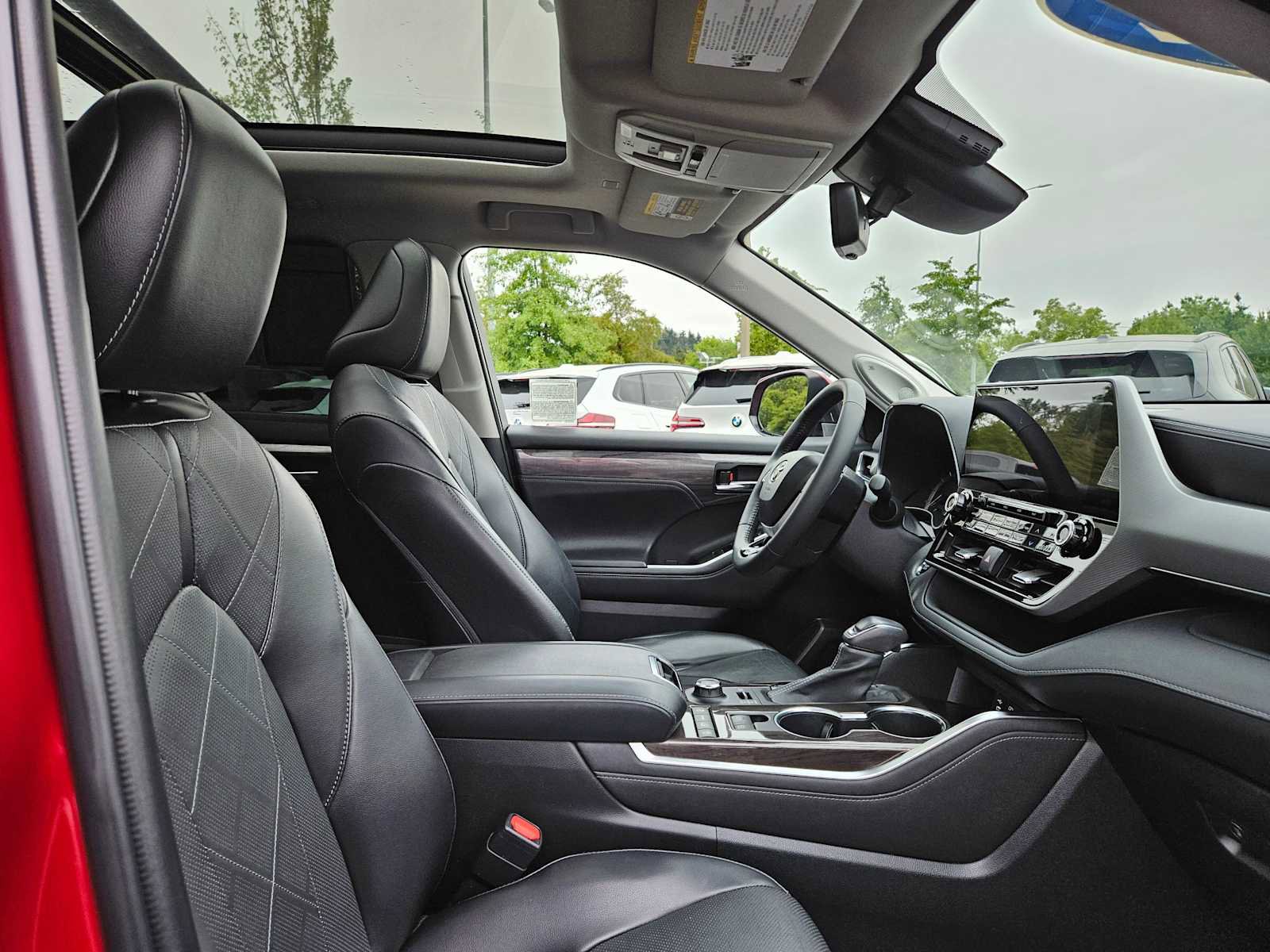Used 2022 Toyota Highlander Platinum image 11