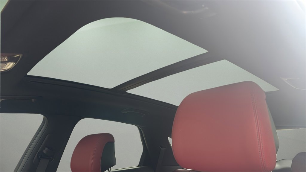 Used 2023 Genesis GV70 2.5T w/ Sport Prestige Package image 15