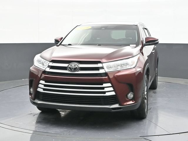 Used 2019 Toyota Highlander XLE FWD video 2