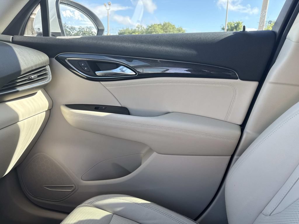 Used 2021 Buick Envision Essence FWD image 22