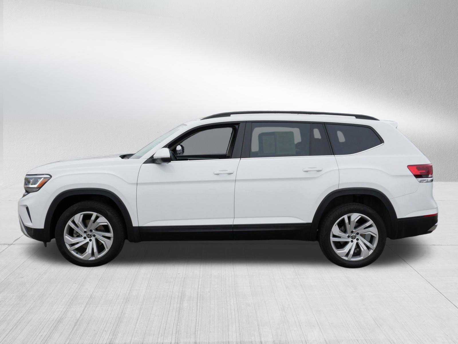 Certified 2023 Volkswagen Atlas SE w/ Panoramic Sunroof Package AWD/4WD image 4