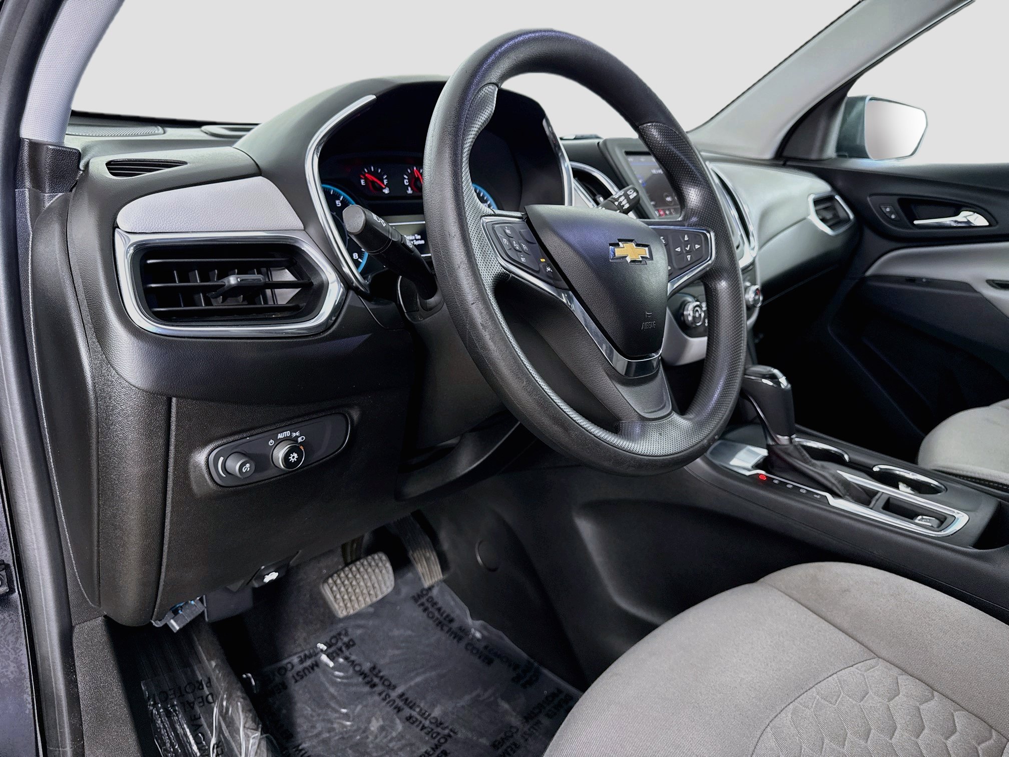 Used 2020 Chevrolet Equinox LS w/ LS Convenience Package FWD image 11