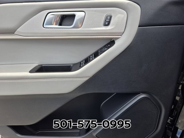 Used 2025 Ford Explorer Active w/ Active Comfort Package RWD image 30