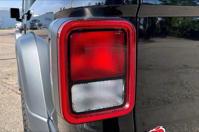 Used 2023 Jeep Gladiator Sport AWD/4WD image 29