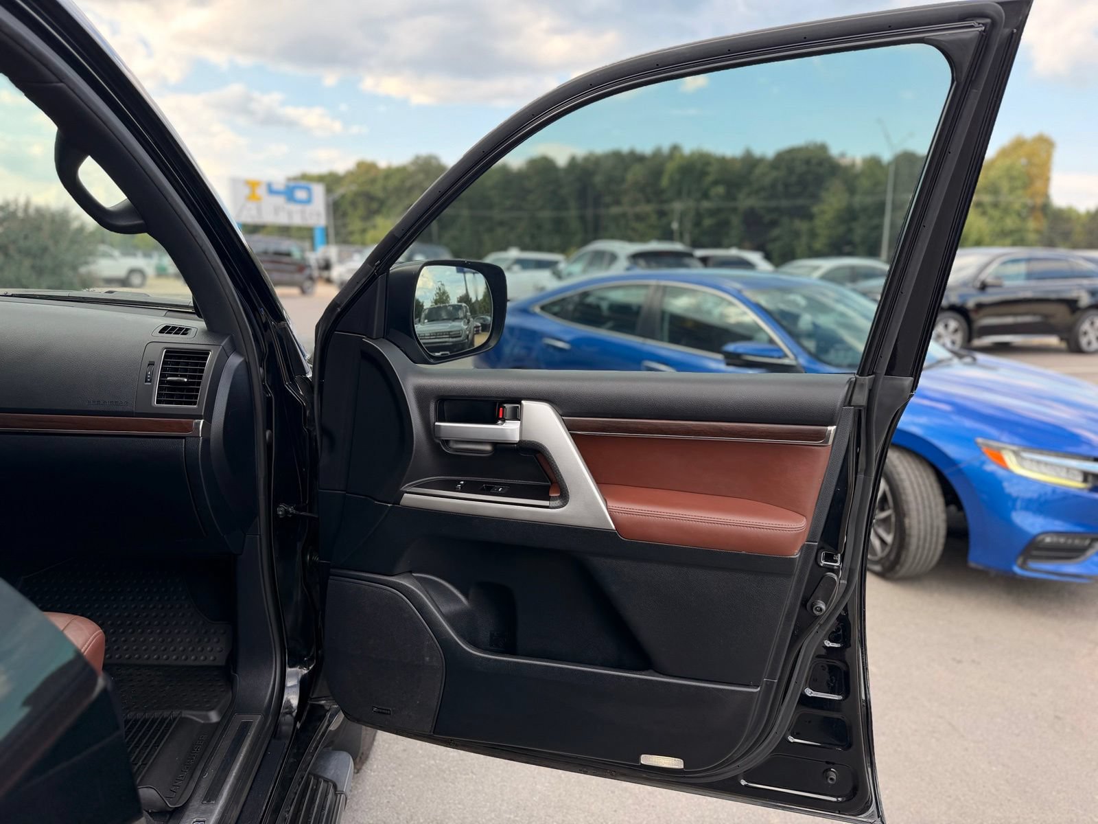 Used 2020 Toyota Land Cruiser AWD/4WD image 25