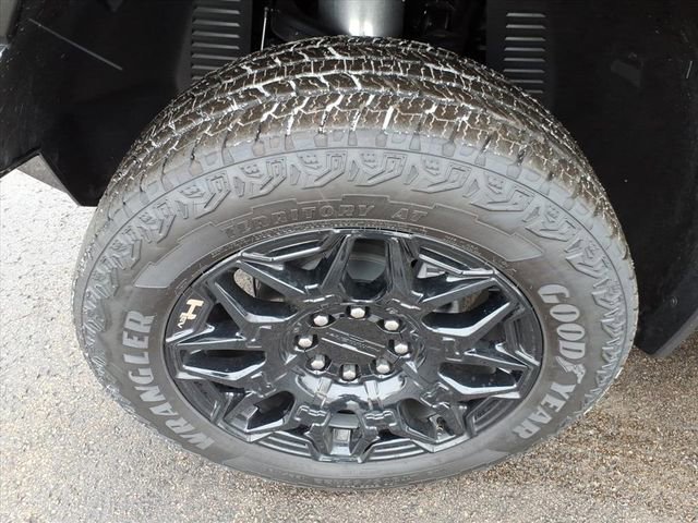 New 2026 GMC Hummer EV 4x4 Crew Cab image 13