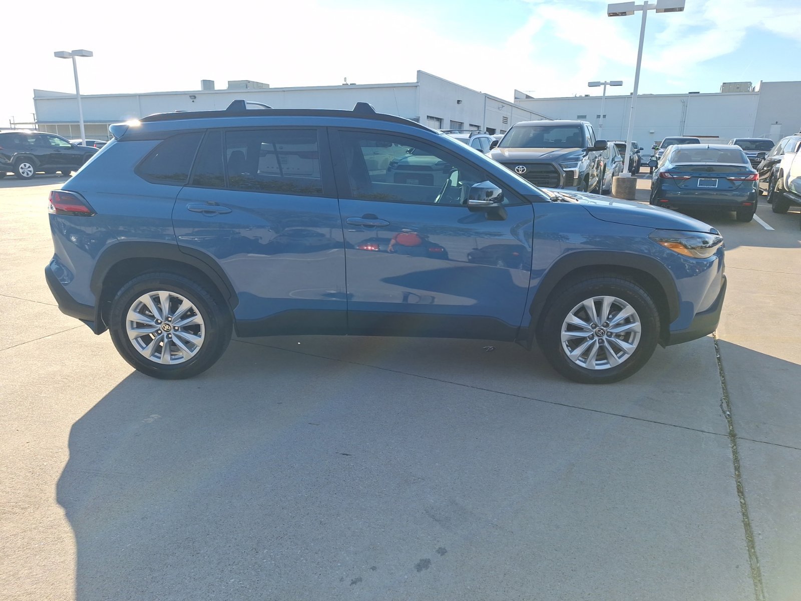 Used 2026 Toyota Corolla Cross LE w/ Moonroof Package FWD image 7