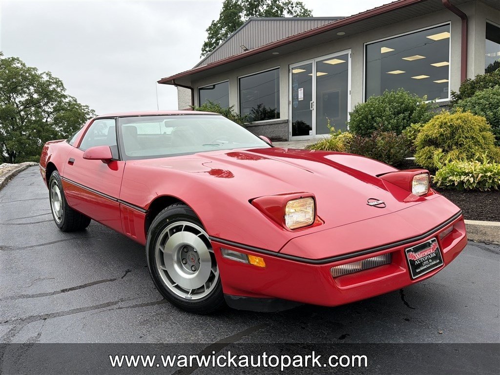 Used 1987 Chevrolet Corvette Coupe RWD image 1
