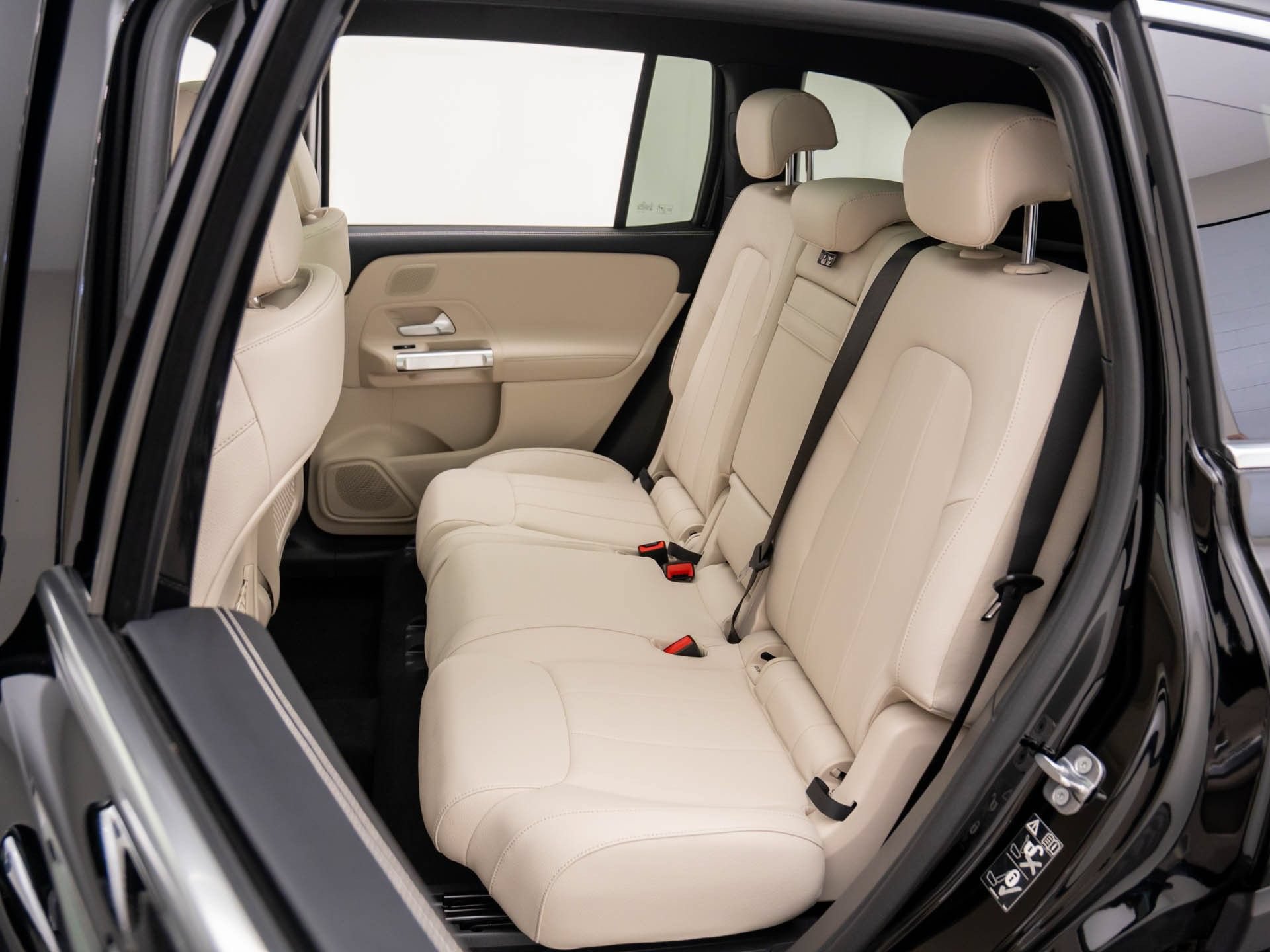 New 2026 Mercedes-Benz GLB 250 4MATIC image 18