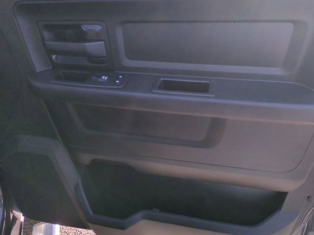 Used 2018 RAM 2500 Tradesman w/ Chrome Appearance Group image 32