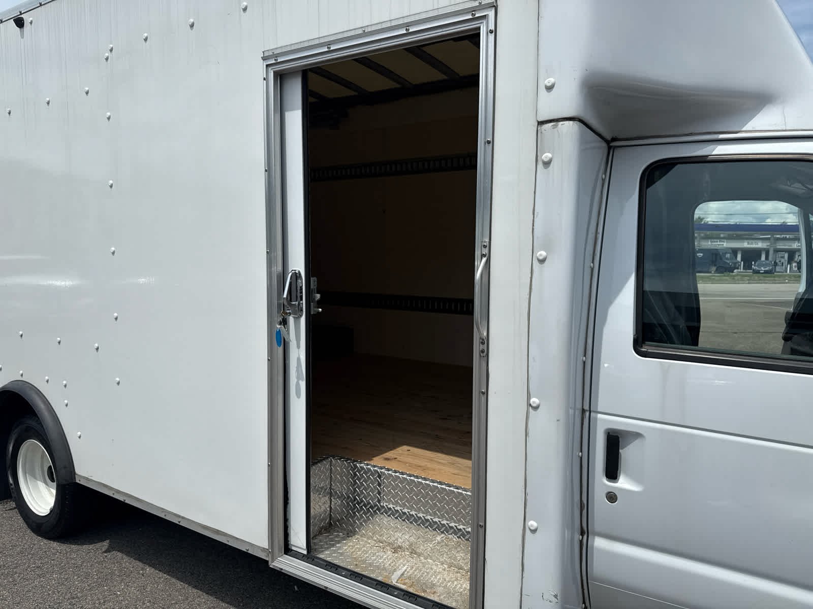 Used 2024 Ford E-350 and Econoline 350 Super Duty w/ Power Windows & Locks Group RWD image 12