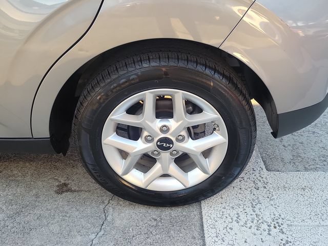 Used 2023 Kia Soul LX w/ LX Technology Package FWD image 6
