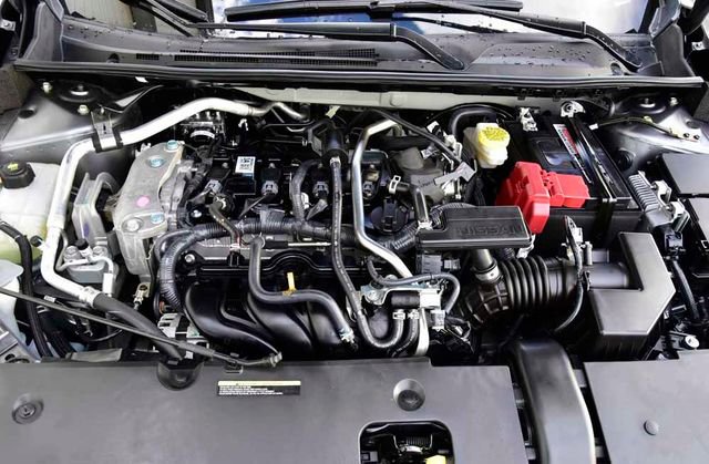 Used 2025 Nissan Sentra SR w/ SR Premium Package image 29