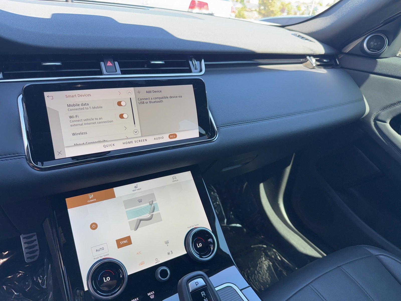 Used 2023 Land Rover Range Rover Evoque R-Dynamic SE image 21