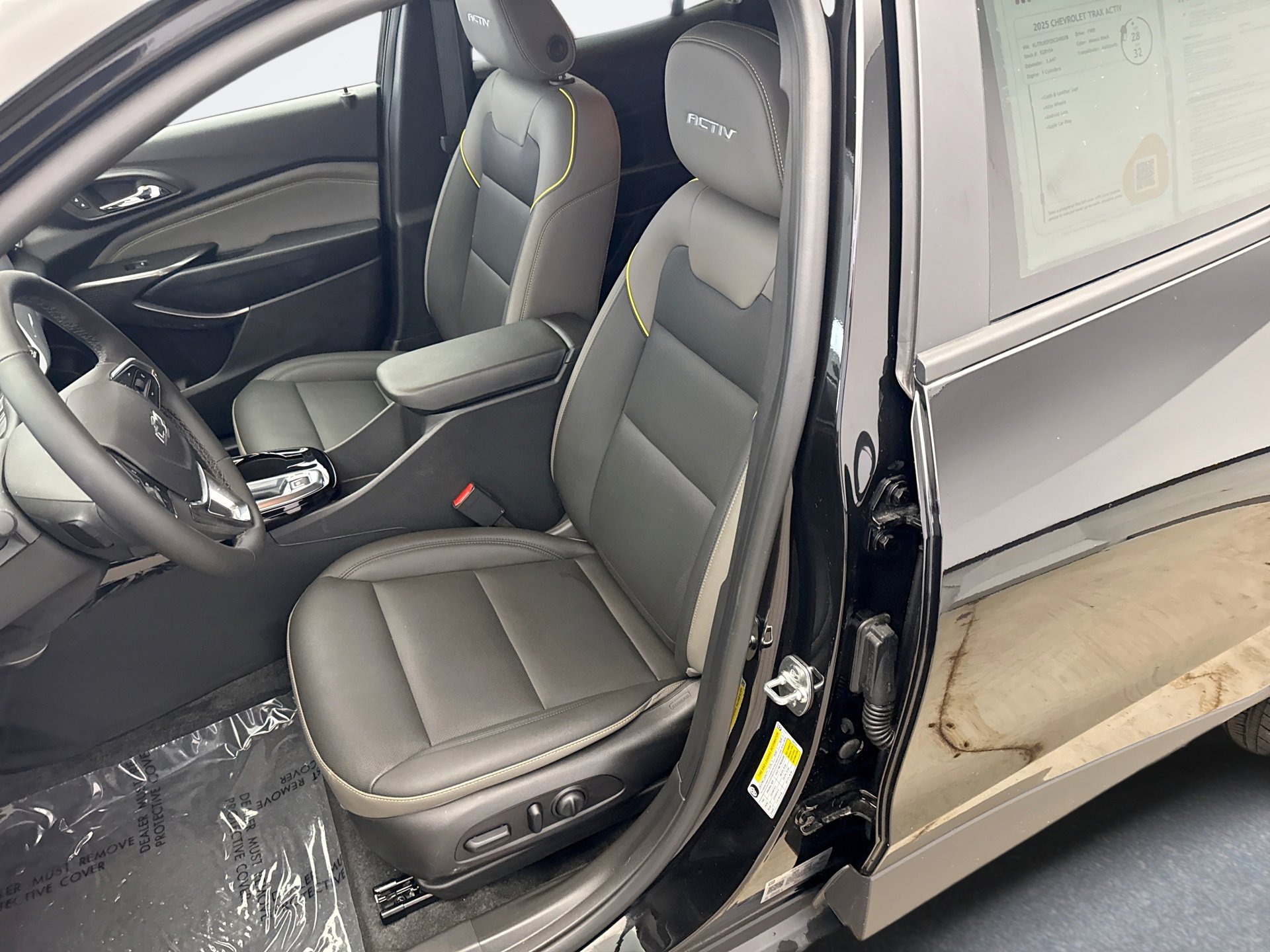 Used 2025 Chevrolet Trax ACTIV w/ Driver Confidence Package image 11