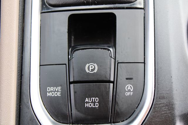 Used 2019 Hyundai Santa Fe SEL FWD image 32