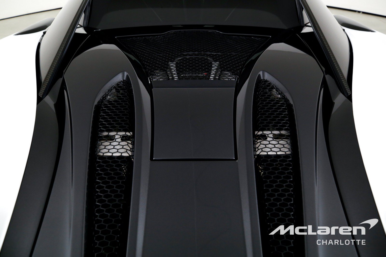 Used 2020 McLaren 620R RWD image 25