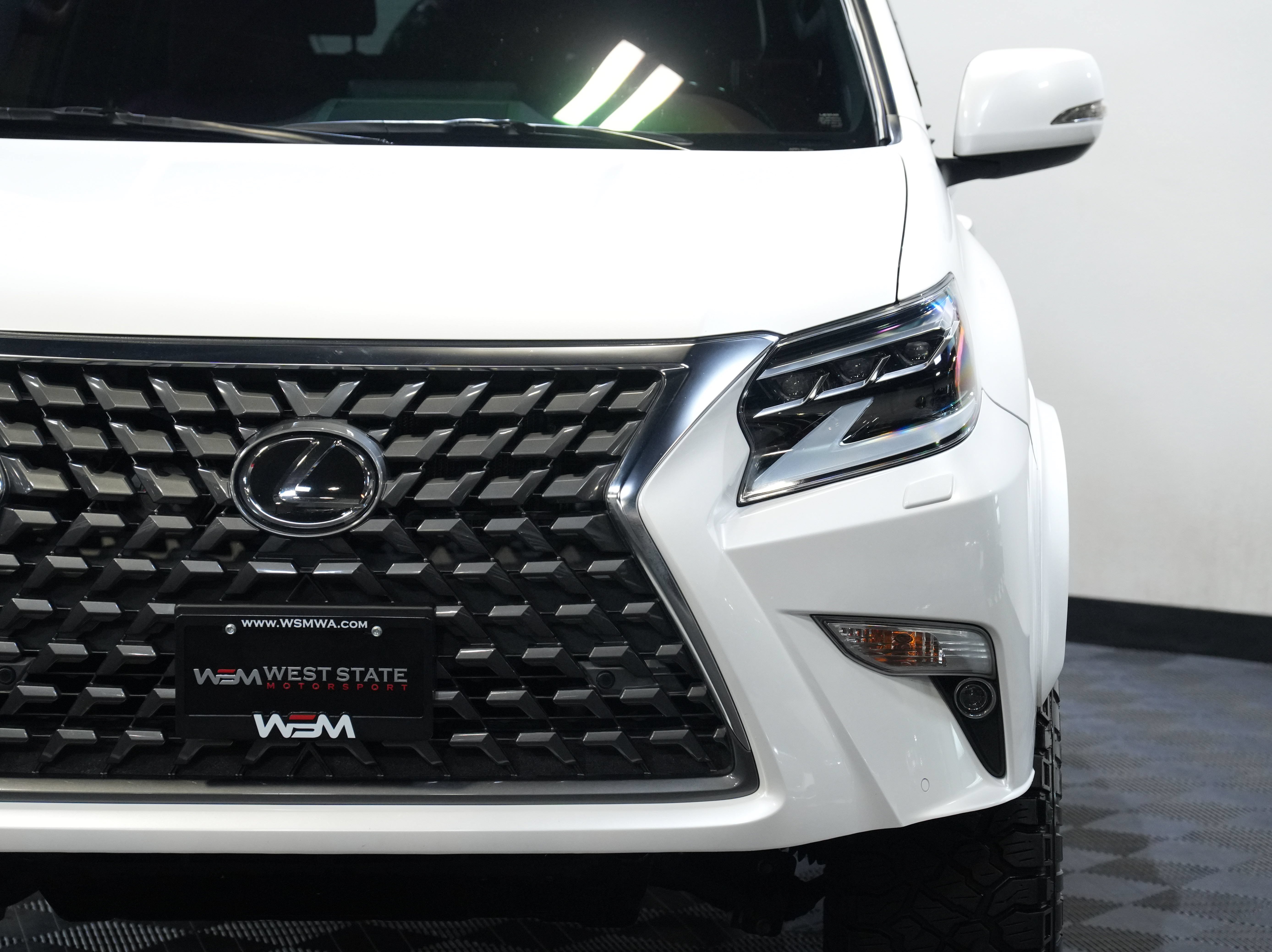 Used 2023 Lexus GX 460 Premium w/ Premium Package AWD/4WD image 10