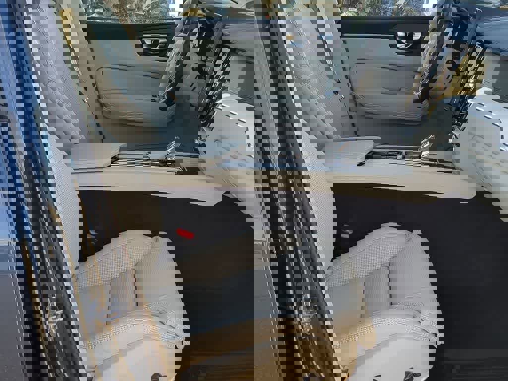 New 2026 Volvo XC60 B5 Ultra w/ Protection Package Premier image 20