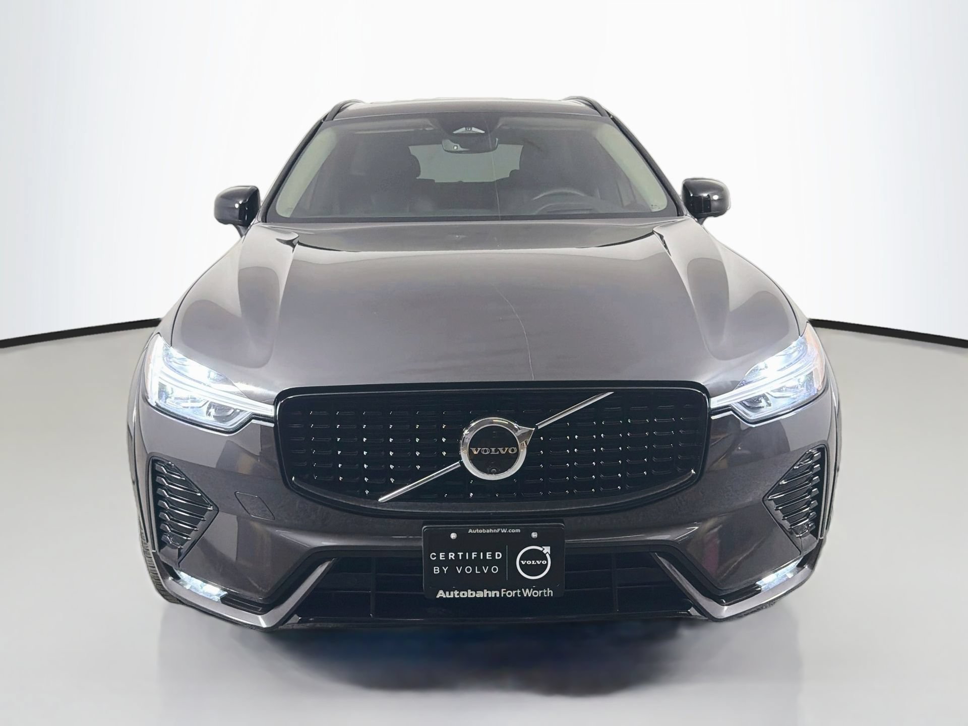 Used 2024 Volvo XC60 B5 Ultimate AWD/4WD image 2