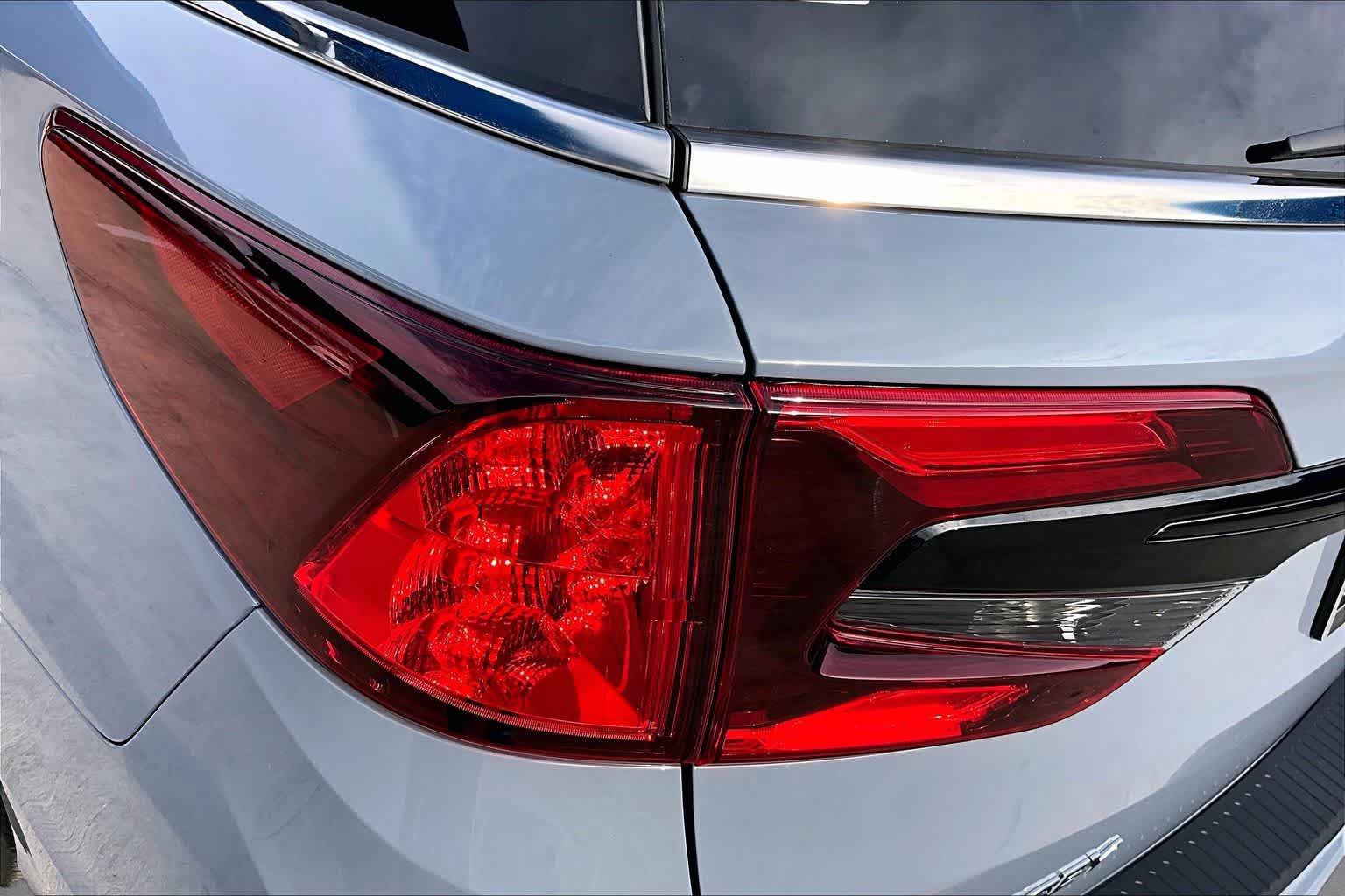 New 2026 Honda Odyssey Touring image 14