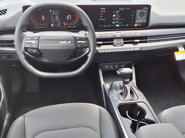 New 2025 Kia K4 LXS image 5
