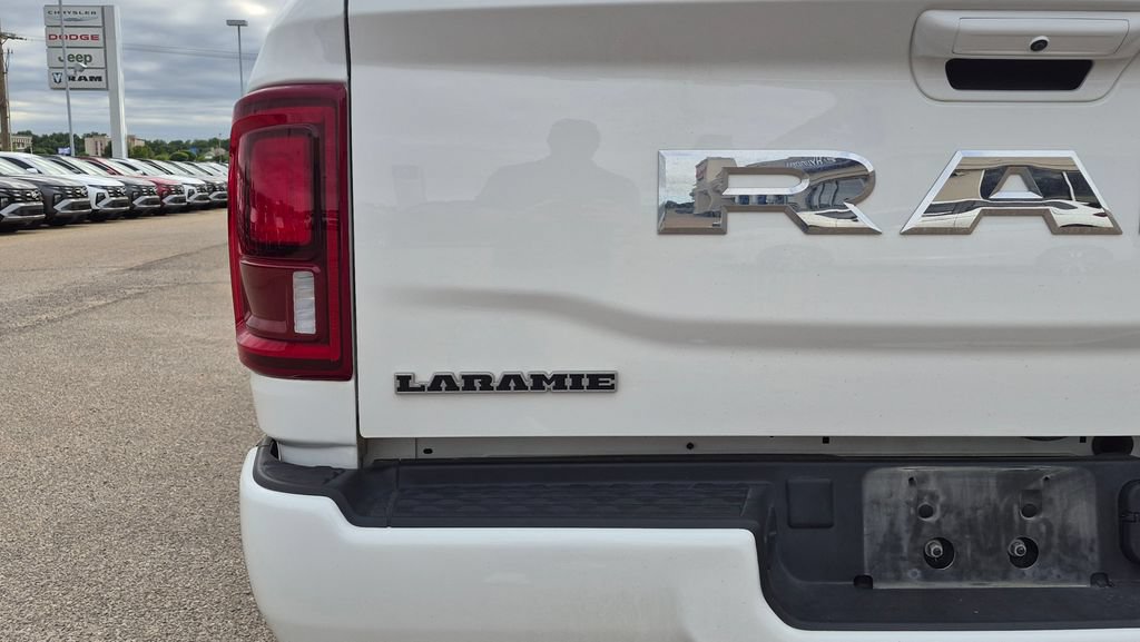 Used 2025 RAM 2500 Laramie AWD/4WD image 11