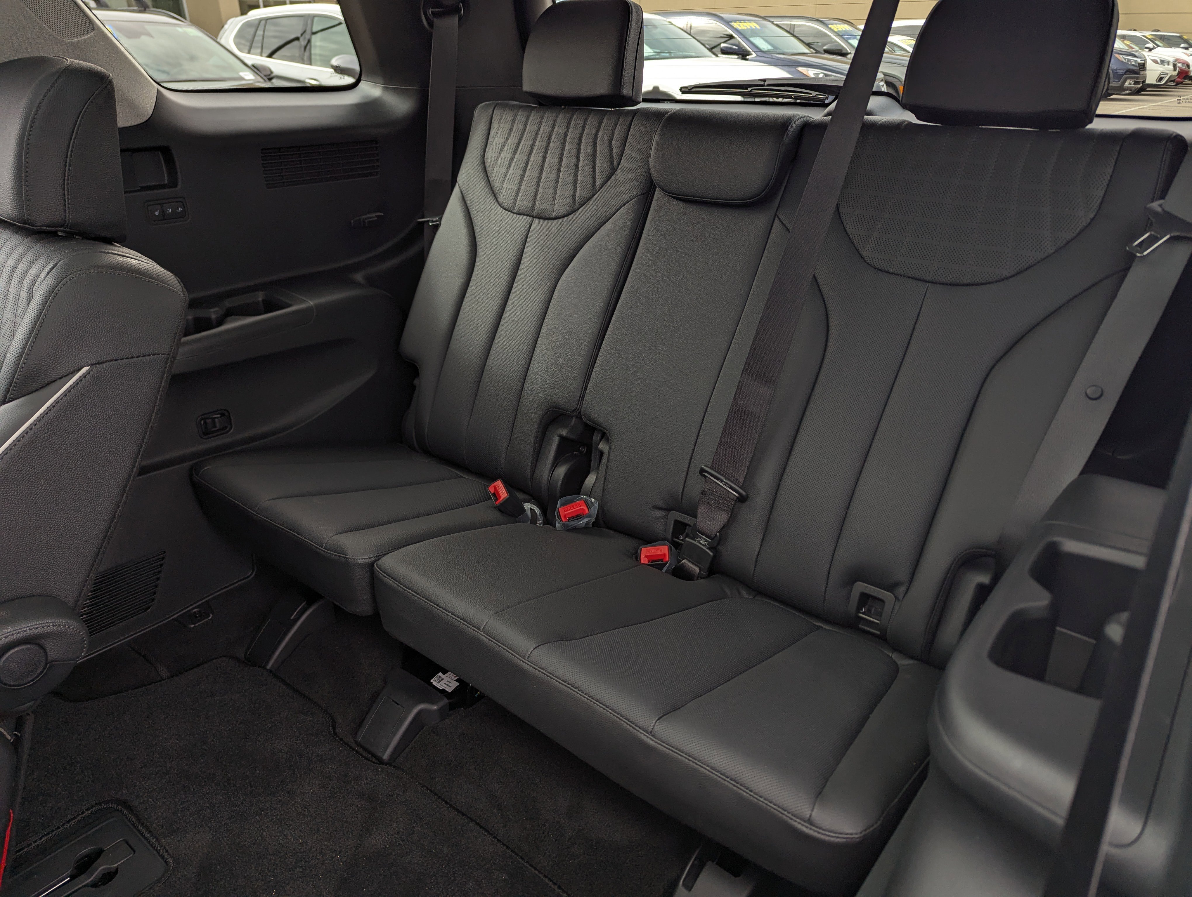 Used 2023 Hyundai Palisade Limited w/ Cargo Package image 9