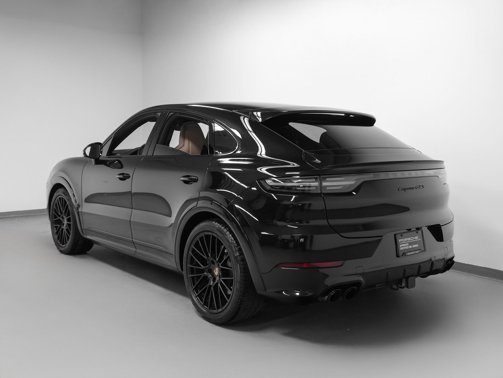 Certified 2023 Porsche Cayenne GTS AWD/4WD image 3