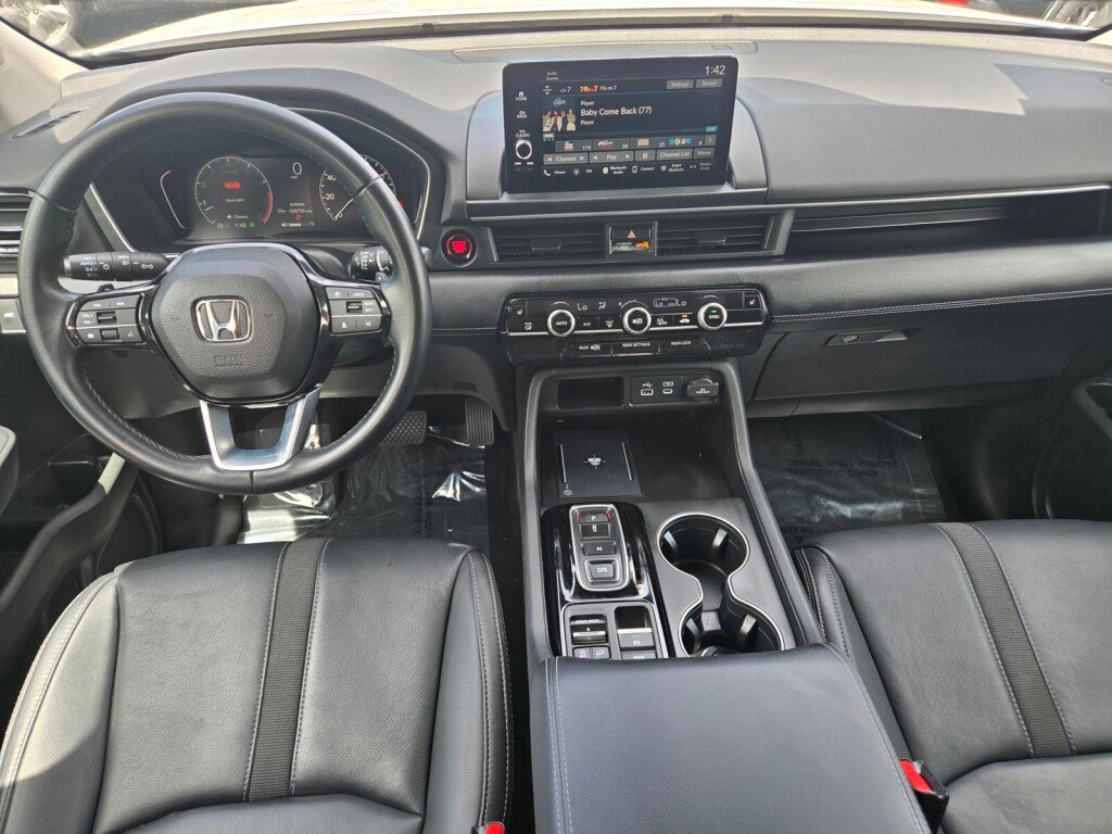 Certified 2025 Honda Pilot EX-L image 10