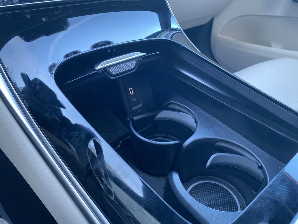 Used 2024 Mercedes-Benz GLC 300 4MATIC image 29