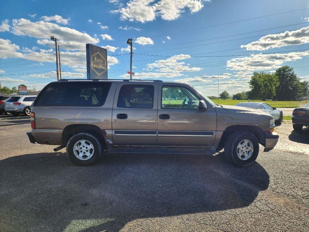 Used 2004 Chevrolet Suburban LS w/ Preferred Equipment Group RWD image 5