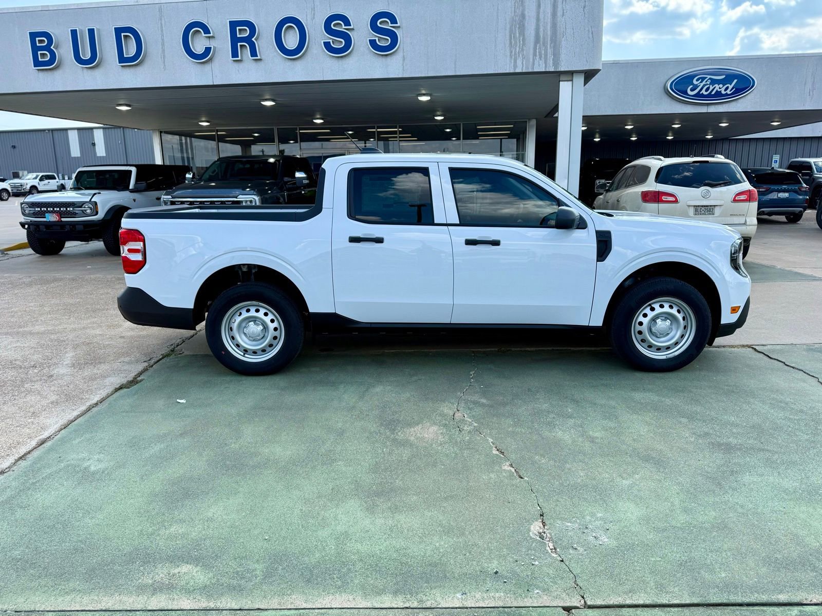 New 2025 Ford Maverick XL w/ Equipment Group 101A image 2