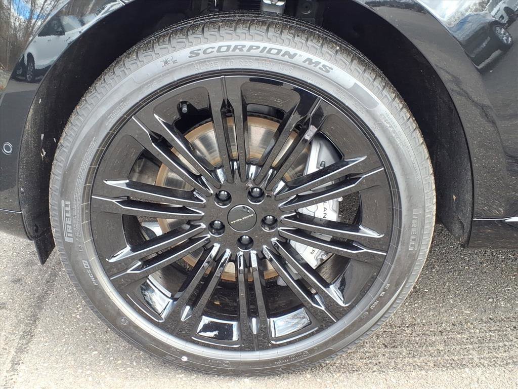 New 2026 Land Rover Range Rover SE image 9