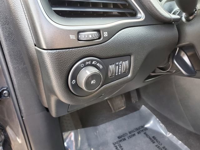 Certified 2022 Jeep Cherokee Trailhawk image 11