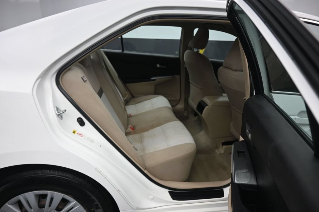 Used 2012 Toyota Camry LE FWD image 33