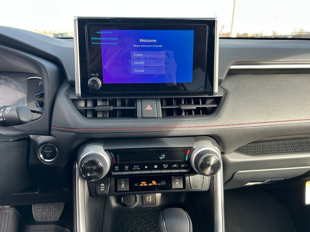 Used 2025 Toyota RAV4 SE image 17