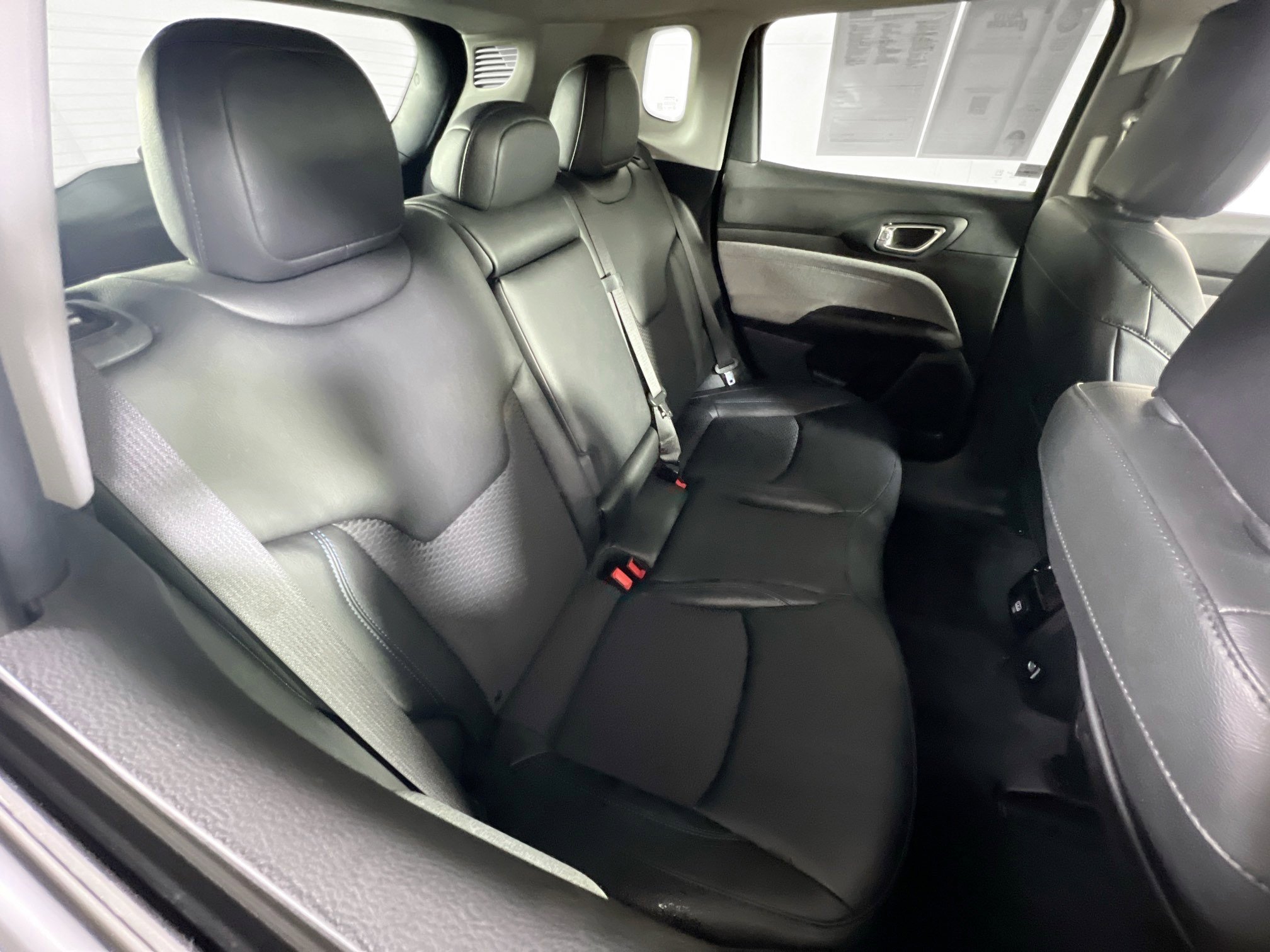 Used 2022 Jeep Compass Latitude image 24