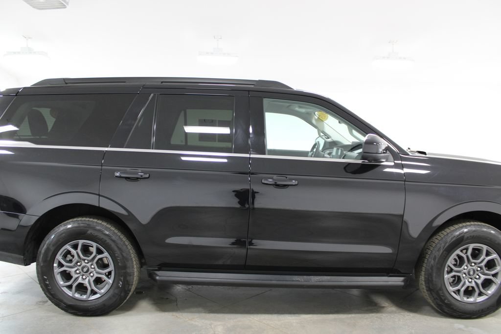 Used 2025 Ford Expedition Active RWD image 11