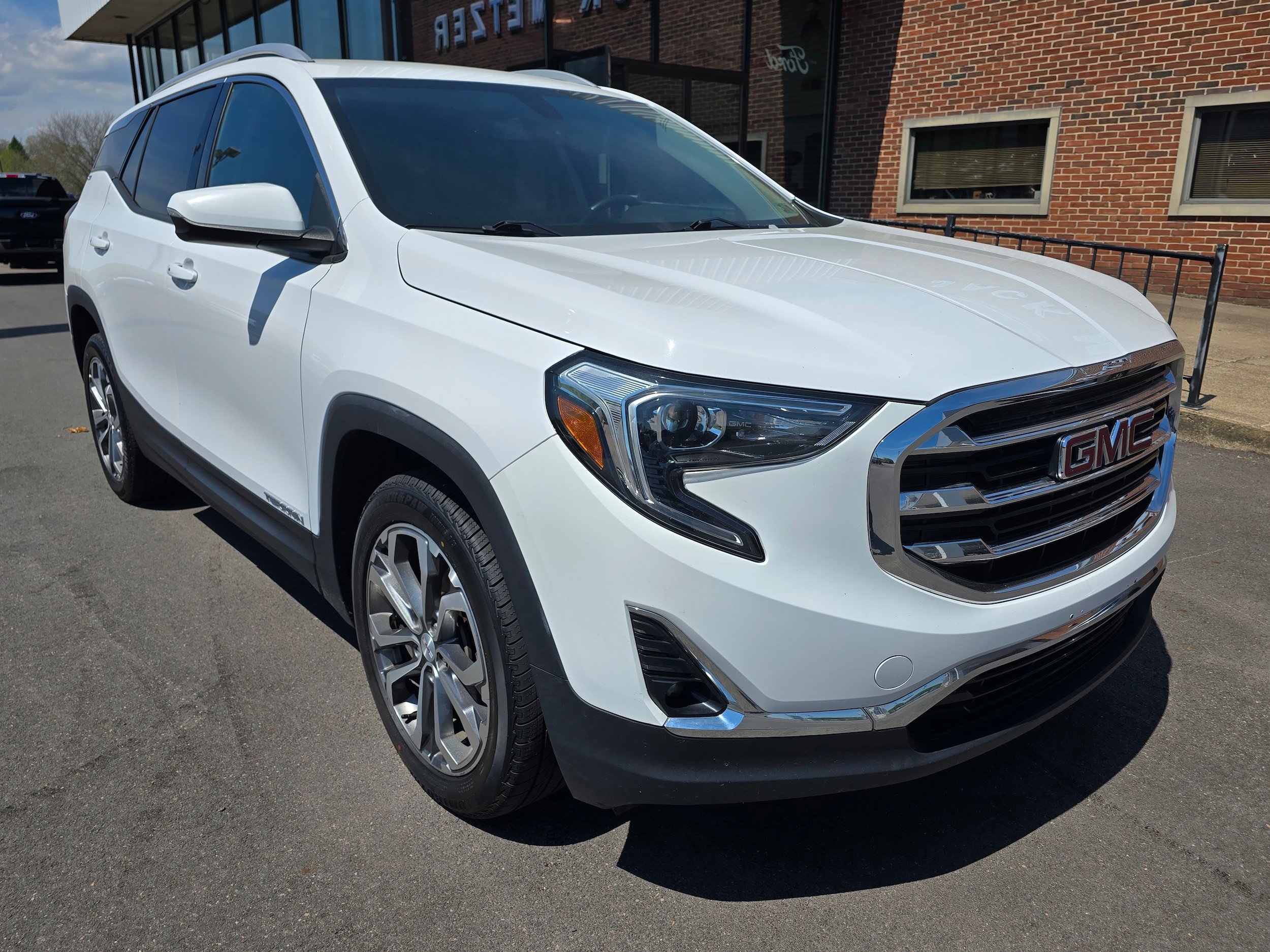 Used 2019 GMC Terrain SLT AWD/4WD image 1