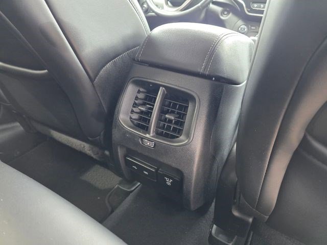 Used 2020 Jeep Cherokee Limited w/ Technology Group AWD/4WD image 17