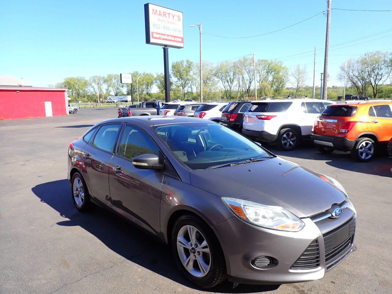 Used 2014 Ford Focus SE w/ SE Winter Package FWD image 1