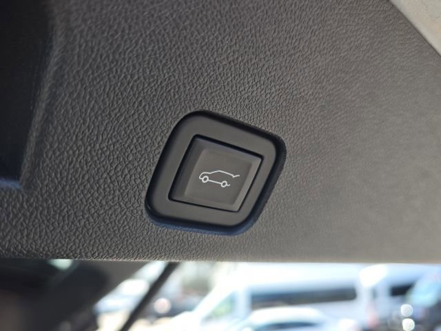 Used 2024 Chevrolet Traverse Z71 image 13