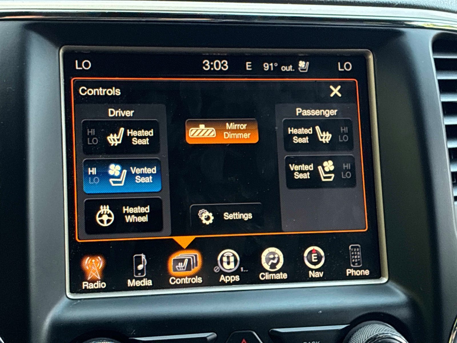 Used 2016 Jeep Grand Cherokee Overland AWD/4WD image 34