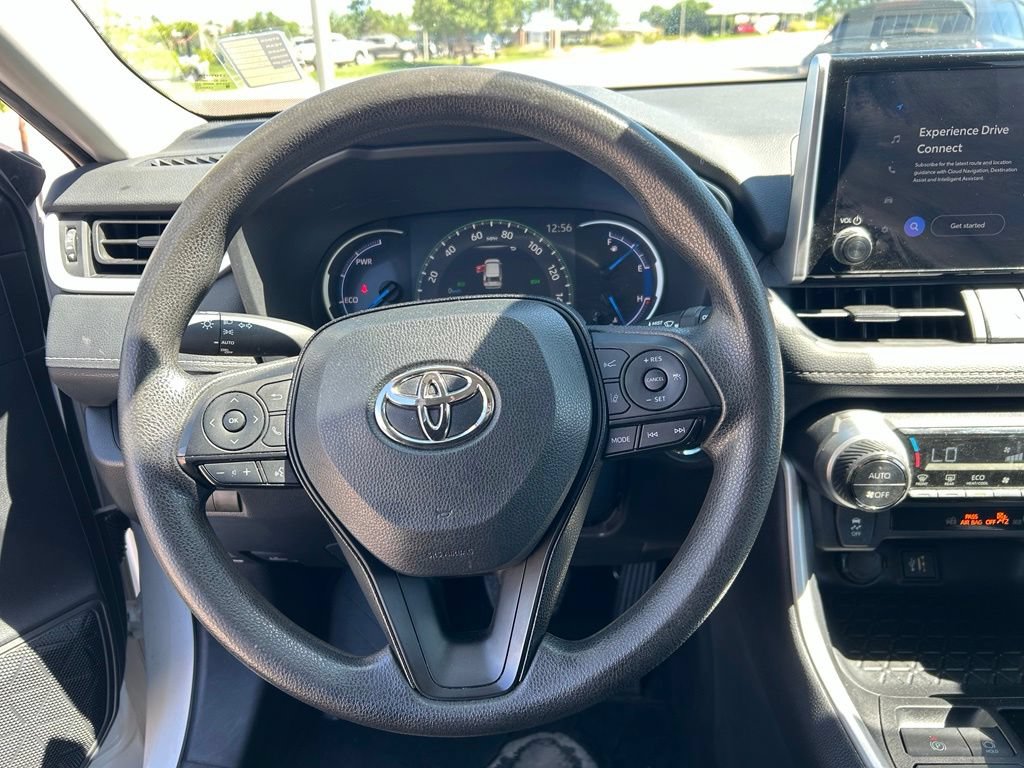 Used 2025 Toyota RAV4 XLE AWD/4WD image 21