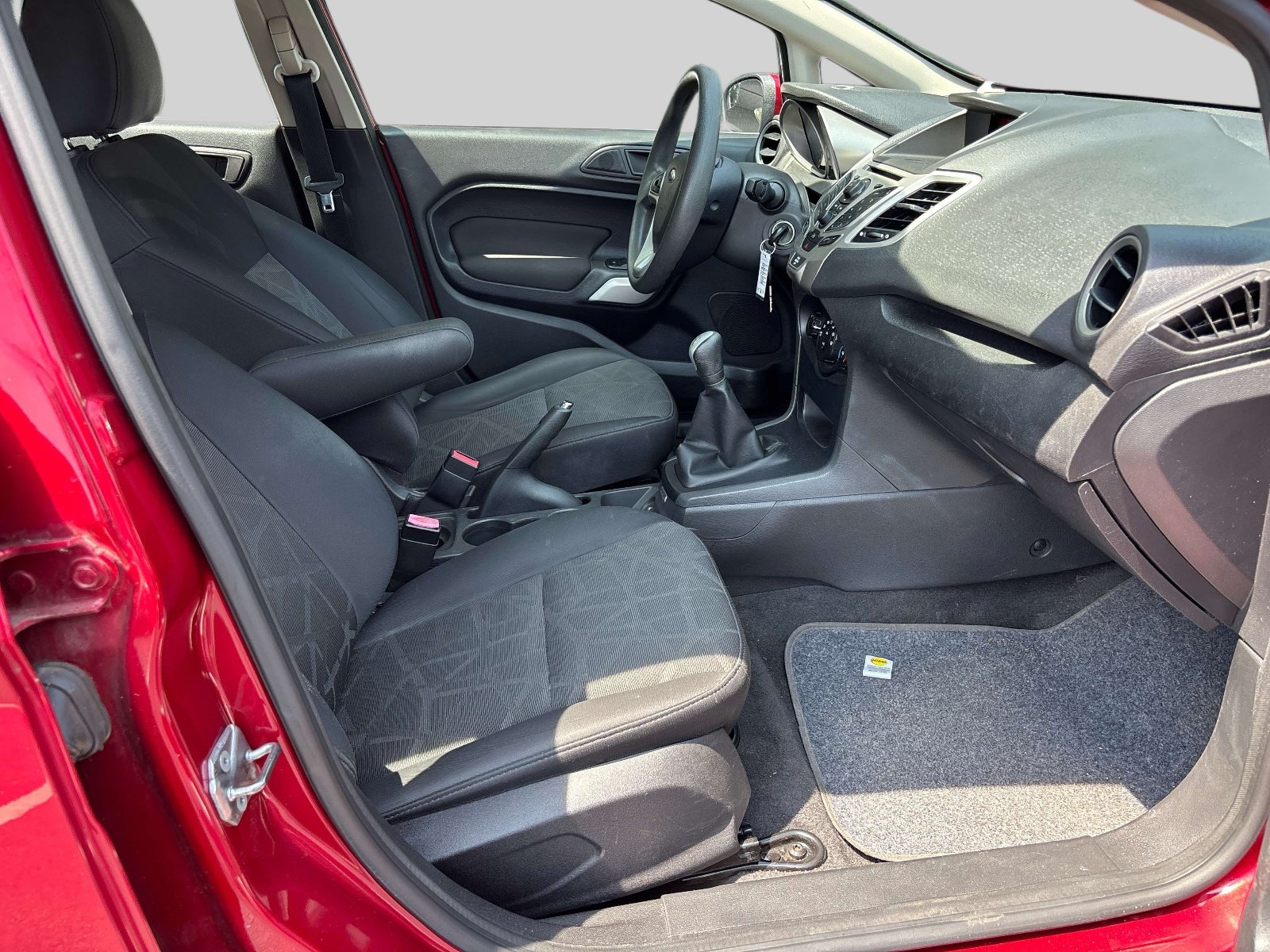Used 2013 Ford Fiesta SE FWD image 14