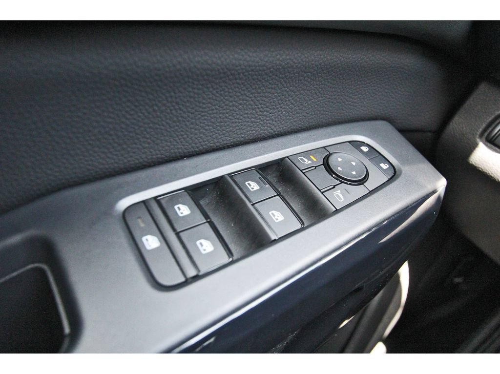 Used 2025 Nissan Pathfinder SV FWD image 20