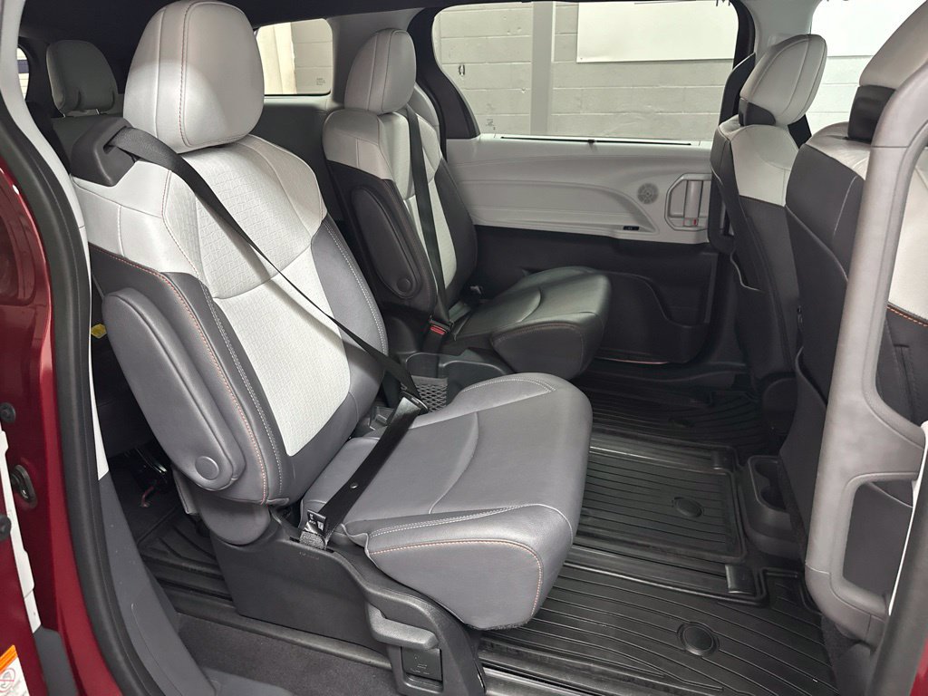 Used 2024 Toyota Sienna XSE w/ XSE Plus Package AWD/4WD image 20