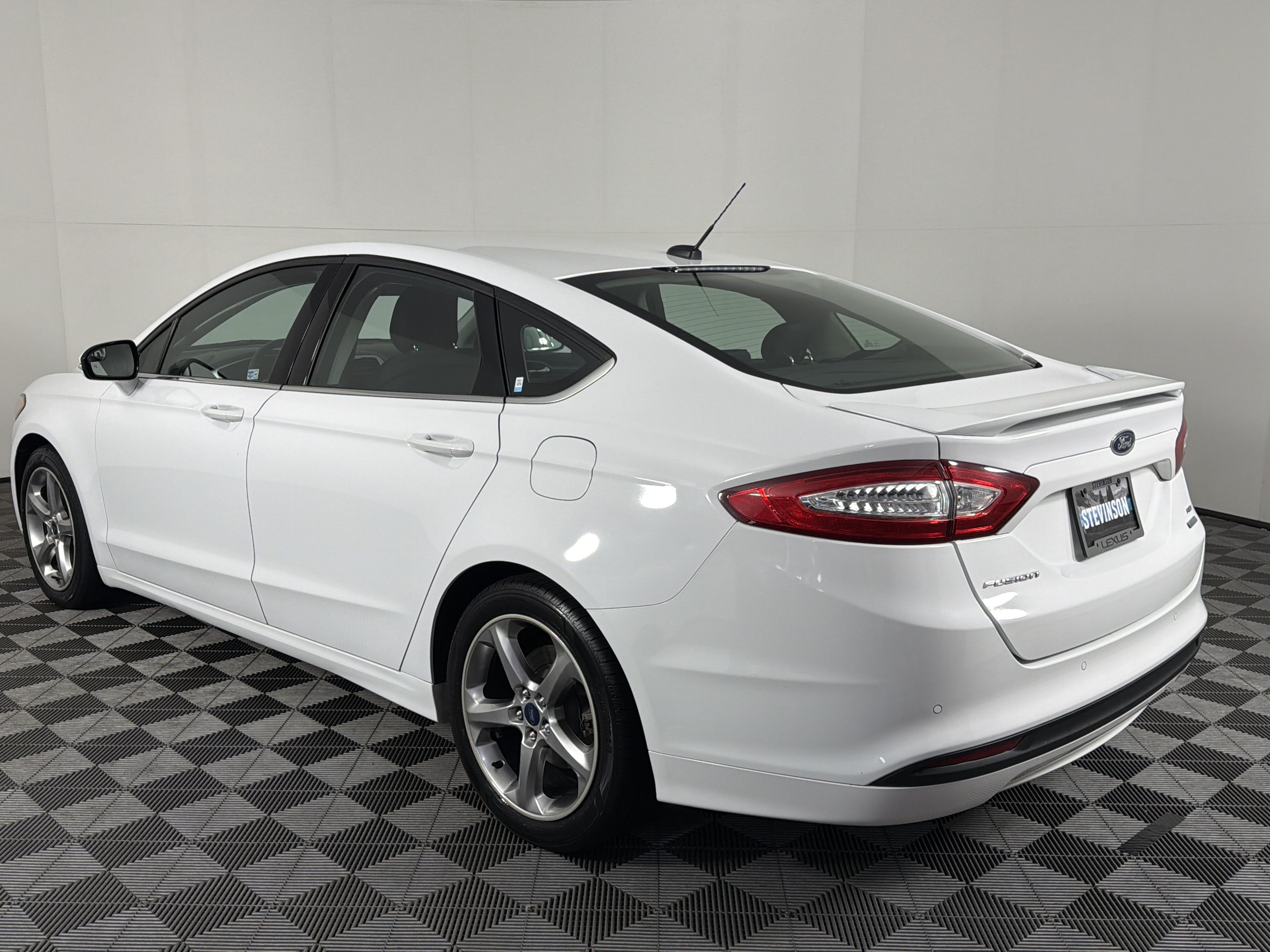 Used 2013 Ford Fusion SE FWD image 5