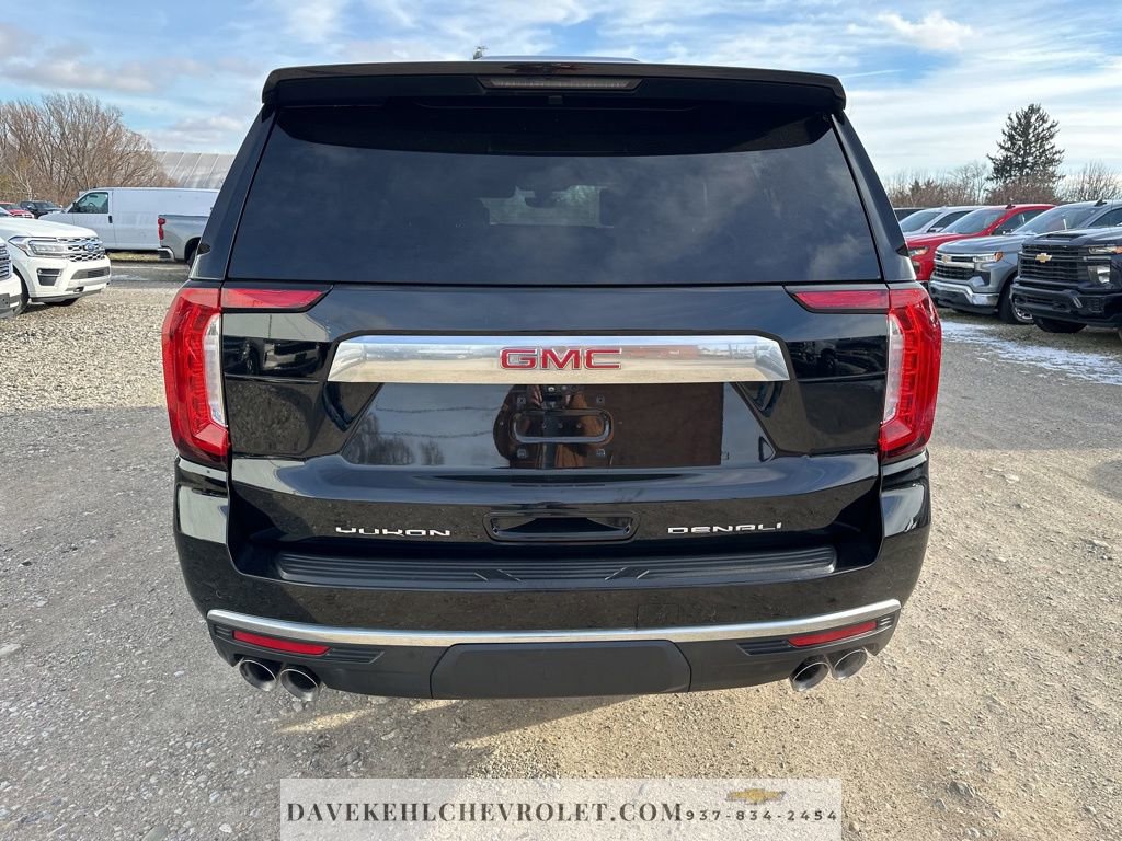 Used 2021 GMC Yukon XL Denali w/ Denali Premium Package image 4